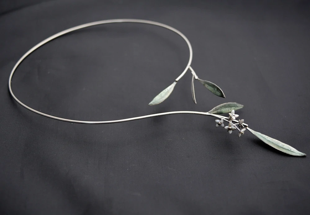 Náhrdelník - rozkvetlý olivovník