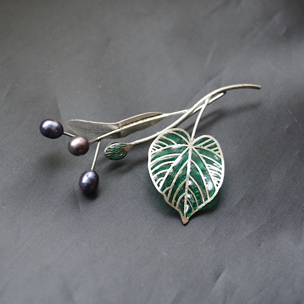 Brož - lipový květ s říčními perlami